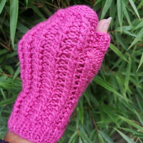 Candy Pink HandKnit Fingerless Texting Gloves Mittens Glovelet Rose Bonbon - Picture 7 of 12